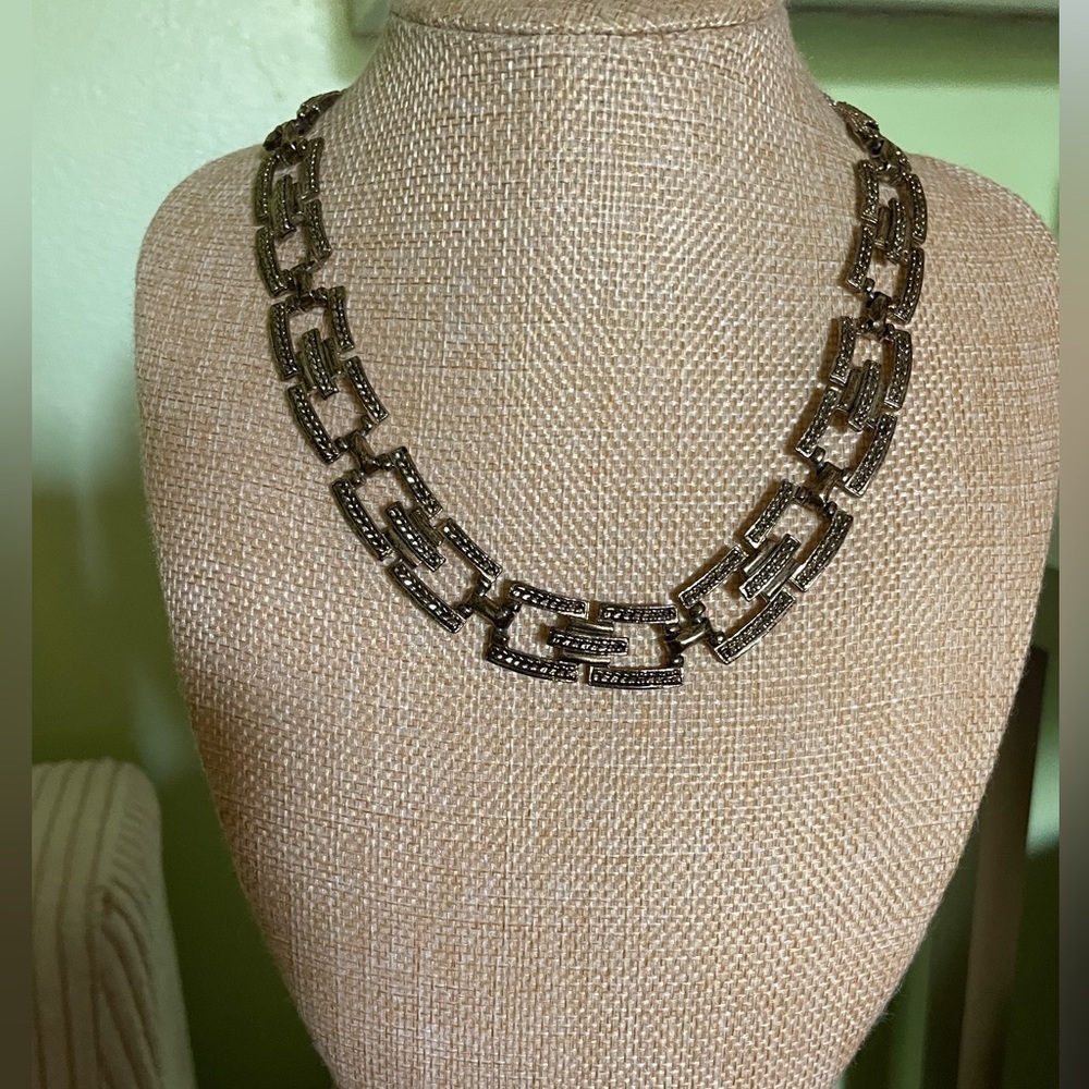 Classic vintage necklace